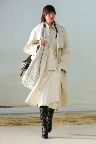 Look 1